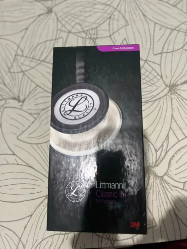 Estetoscópio 3M Littmann Classic III, modelo 5809, Chocolate com Cobre.<br><br><br>Valor: 550,00