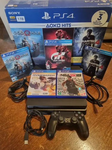 PS4 Slim 1TB + 5 jogos