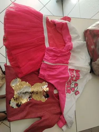 Kit 2 vestidos e 1 blusa infantil Tam 2