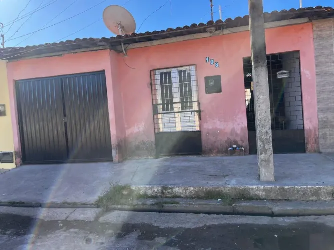 CASA À VENDA NO BOM PARTO