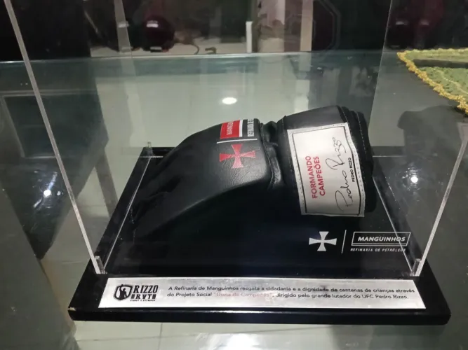 Luva autográfada e original do Pedro Rizzo