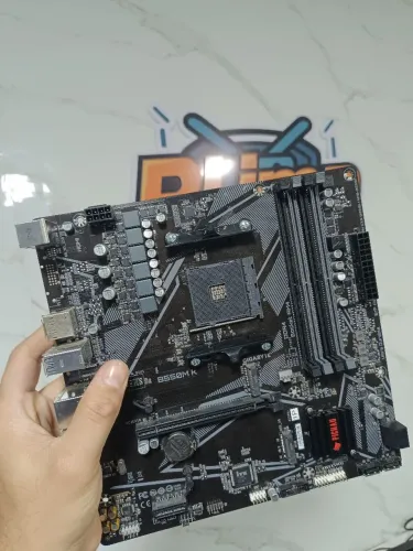 PLACA MÃE B550M K GIGABYTE (SEMINOVO)