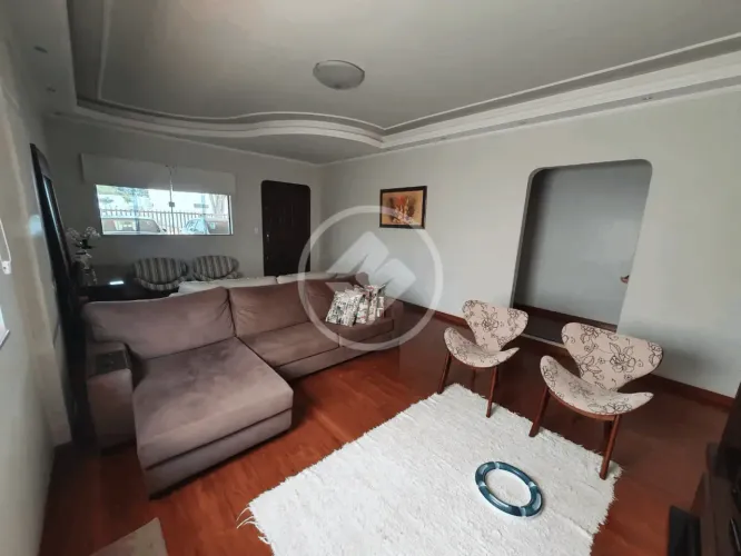 Vendo Casa com 4 Quartos, 2 Suítes, Piscina e 5 Vagas | 1.219 m² | Industrial | R$ 1.600.0