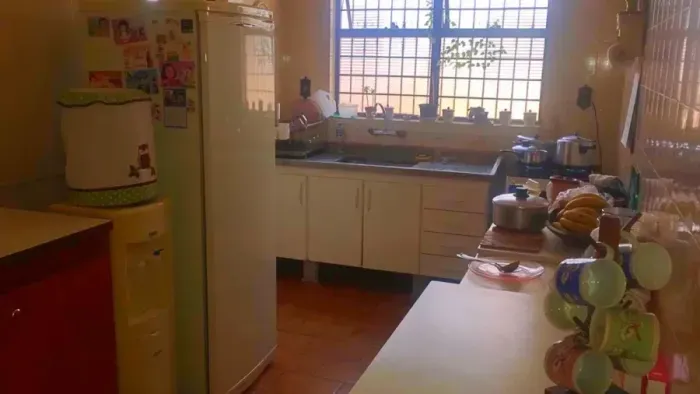 Casa térrea 2 dorm./ 357 m² terreno/ 12 Vagas/ Ac. Av General Carneiro