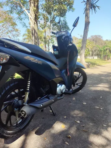 Biz 125 Ex 2024/ 2025 Azul pouco rodada.