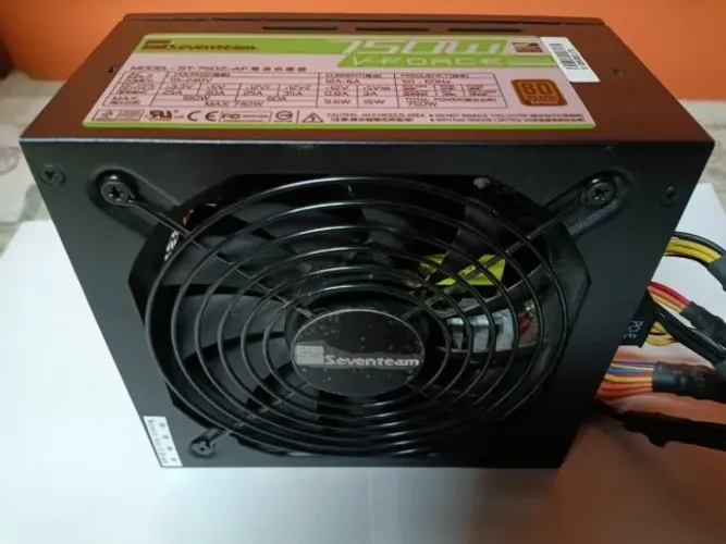 FONTE DE ALIMENTAÇÃO: 750W - SEVENTEAM 80 PLUS - OFERTA RELÂMPAGO