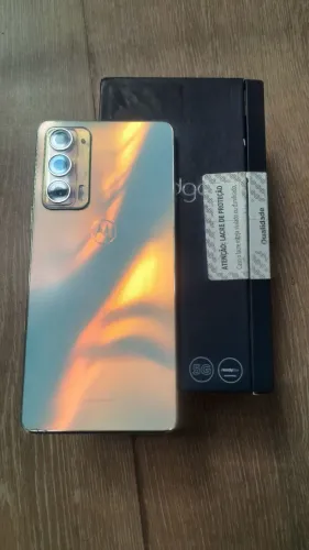 Motorola EDGE20