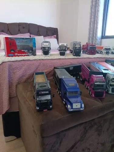 Lote de miniaturas de caminhão escala 1/32