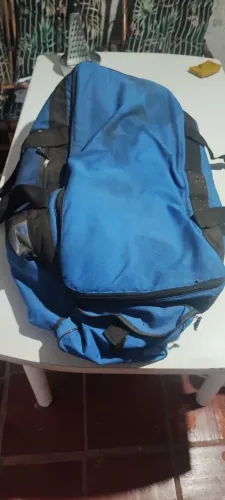 Vendo bolsa térmica grande, ideal para pescarias, camping, praia, churrascos
