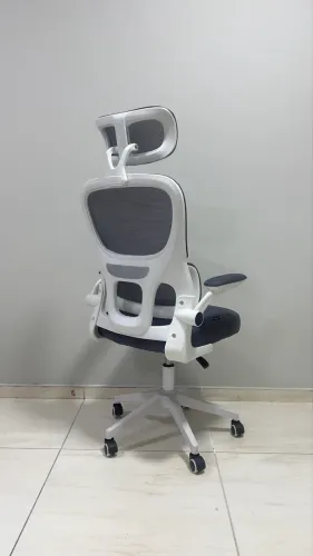 Cadeira de escritório ergométrica CASTANHAL