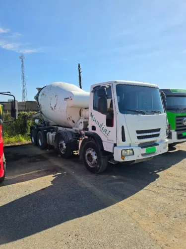 Betoneira Iveco Tector 260E30 2019 | Liebherr | 4 Eixos