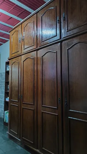 Guarda roupa antigo - Mogno