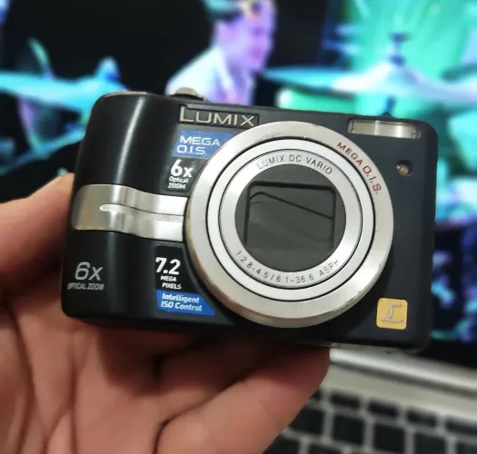 Câmera digital Lumix 7.2 MP perfeita
