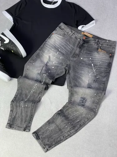 Calça jeans rasgada