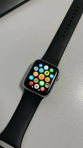 Apple Watch Series 5 - 40mm Silver Aluminium