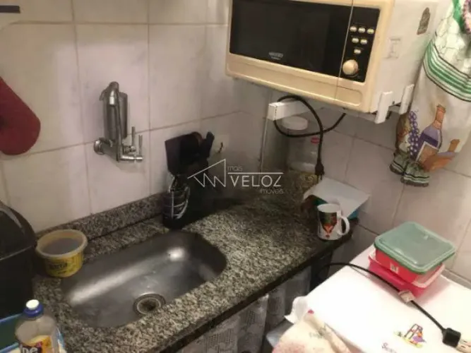 Kitnet/Conjugado : / Residencial / Centro