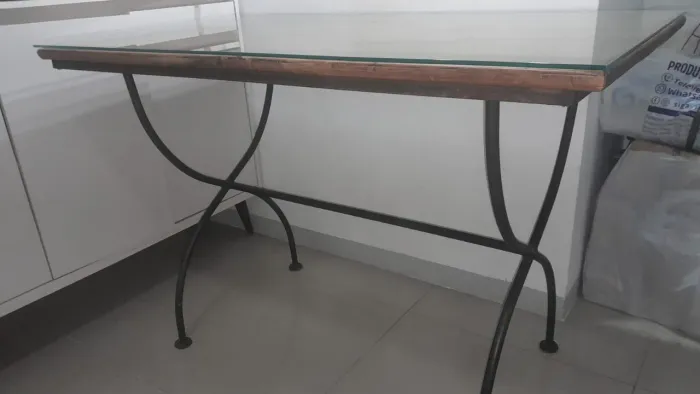 Mesa de Jantar Estilo Rústico 