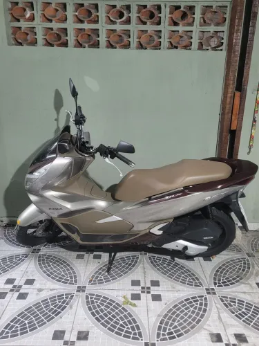 Moto semi nova