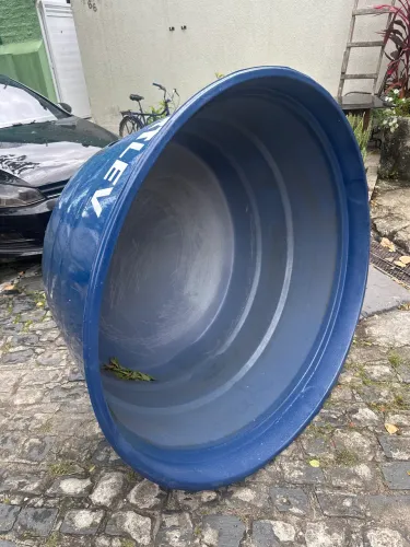 Vendo caixa d?água usada 1.000 l
