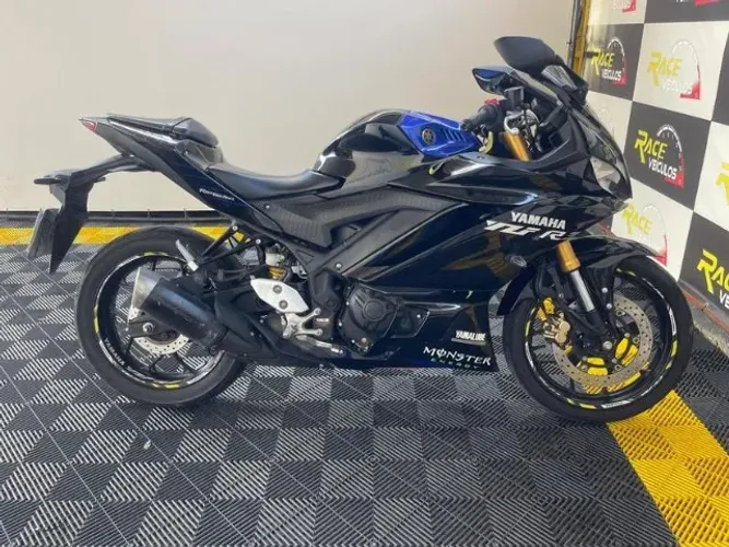 YAMAHA YZF R3 MONSTER 2022
