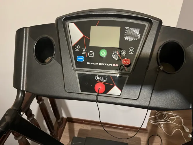 Esteira électrica Dream Fitness Black Edition 2.5. 