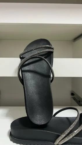 Palete preta com brilho