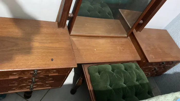 Jogo de quarto antigo