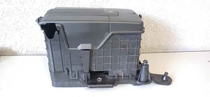 Caixa De Bateria Volkswagen Tiguan R-Line 2015
