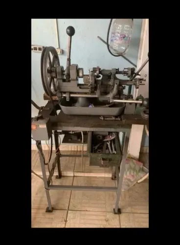 Torno de bancada para linha de produção..