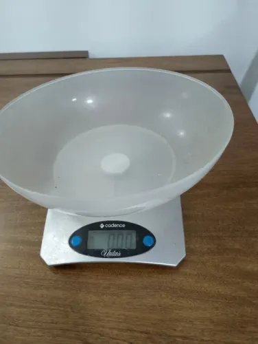 EXCELENTE BALANÇA DIGITAL FUNCIONANDO PERFEITAMENTE 
