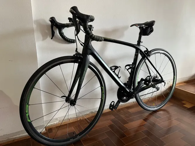 Bicicleta road carbono Oggi Cadenza 700