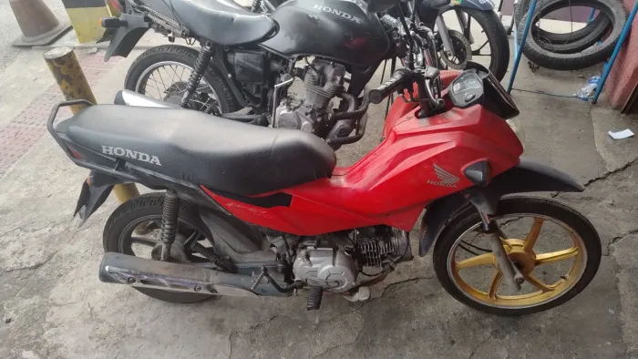 Alugo moto Pop, CG