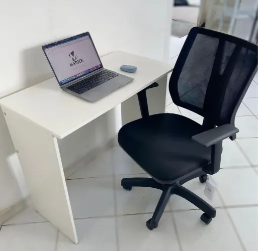 Mesa para estudo notebook 0,85 X 0.45m 