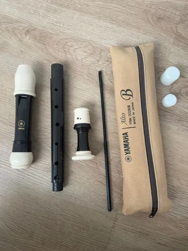 Flauta Doce Yamaha YRA-302B Alto