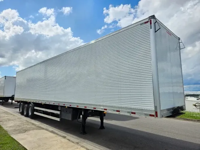 Carreta Baú Facchini Ano 26 Pronta Entrega 15.40 x 2.80 vão livre  30 plts SEM PNEUS