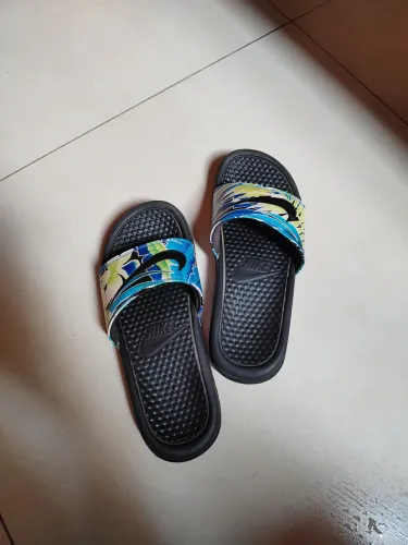 Chinela Nike seminova