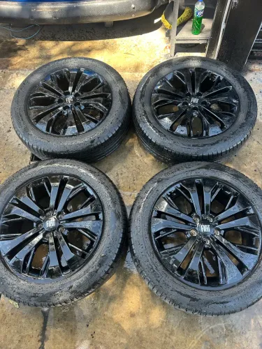 Rodas Fiat toro original aro 18+ pneus Pirelli 