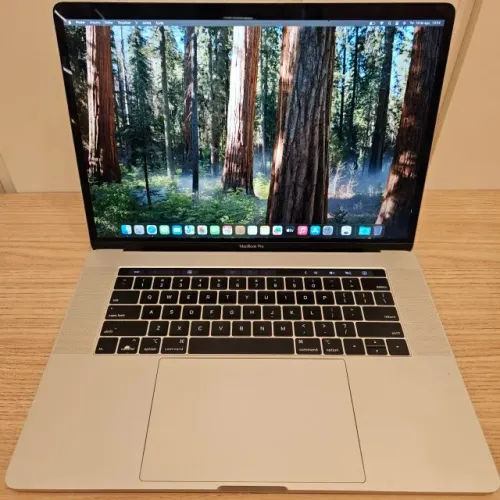 macbook pro i7 2018