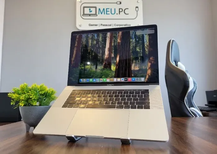 Apple MacBook Pro 2018 15.6" - Core i7 | Radeon PRO | 16GB DDR4 | TouchBar | 256GB SSD