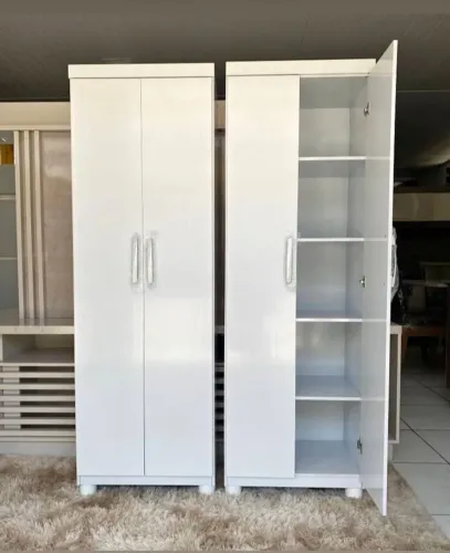 Belíssimo Armário Multiuso Branco com Prateleiras
