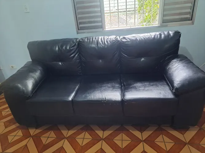 SOFÁ COURINO PRETO 3 LUGARES