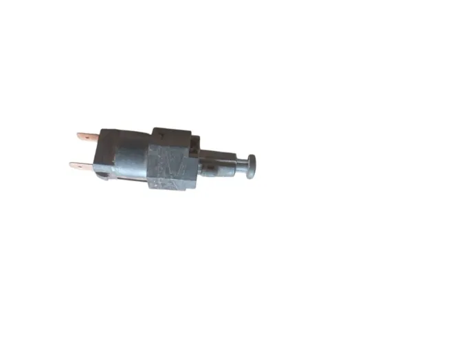 Interruptor Luz Freio Astra/celta/corsa * usado 