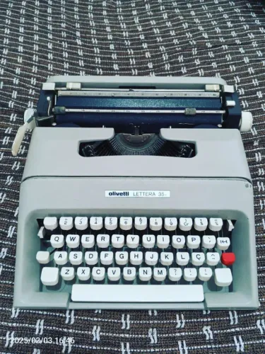 Linda máquina de escrever