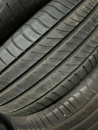 Pneu 215/55/17 PRCY 4 95 % vida útil 