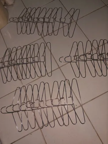 Cabides de Metal para Exposição