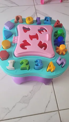 Brinquedos educativos.