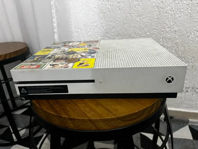 Xbox one S - 1TB