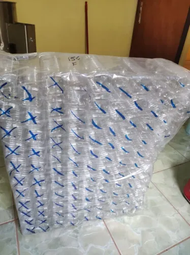 Garrafas pets de 300ml e 500ml, vendo a unidade com tampa