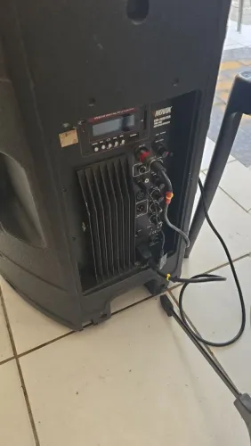 Serviço de aluguel ou locação de caixa bluetooth 