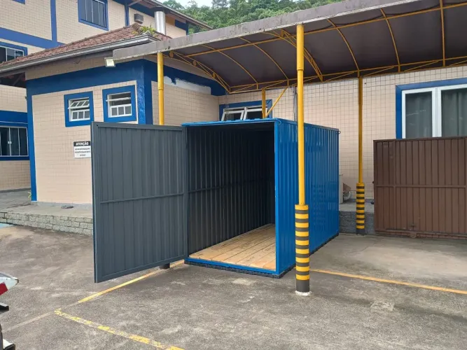 Contêiner para armazenamento